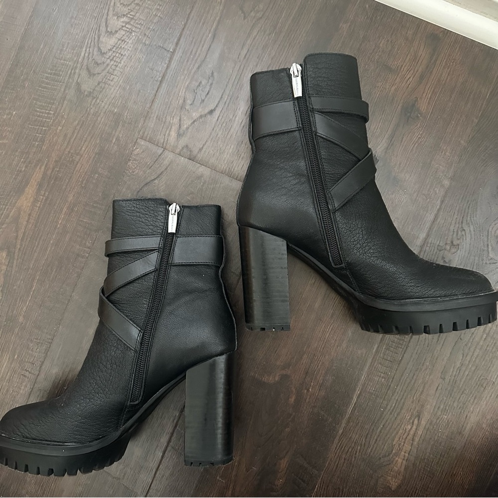 Vince Camuto Black Buckle Platform Heeled Ankle Moto Boots - Picture 3 of 9